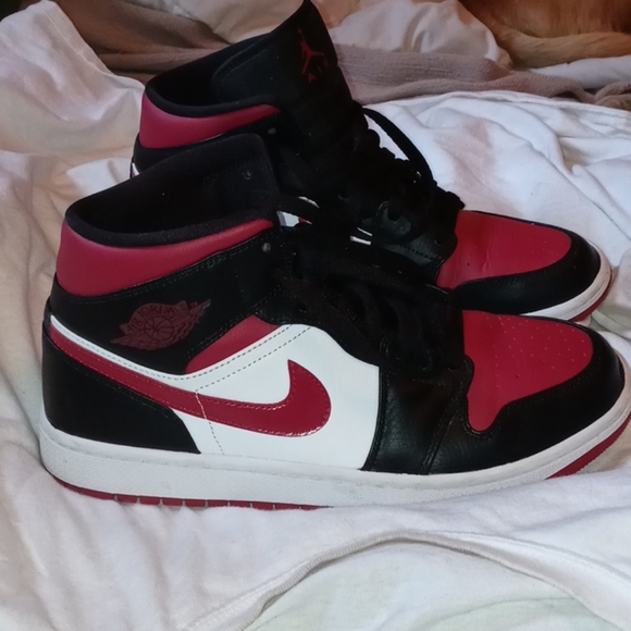 Jordan Other - Nike Jordan 1 mid bred
